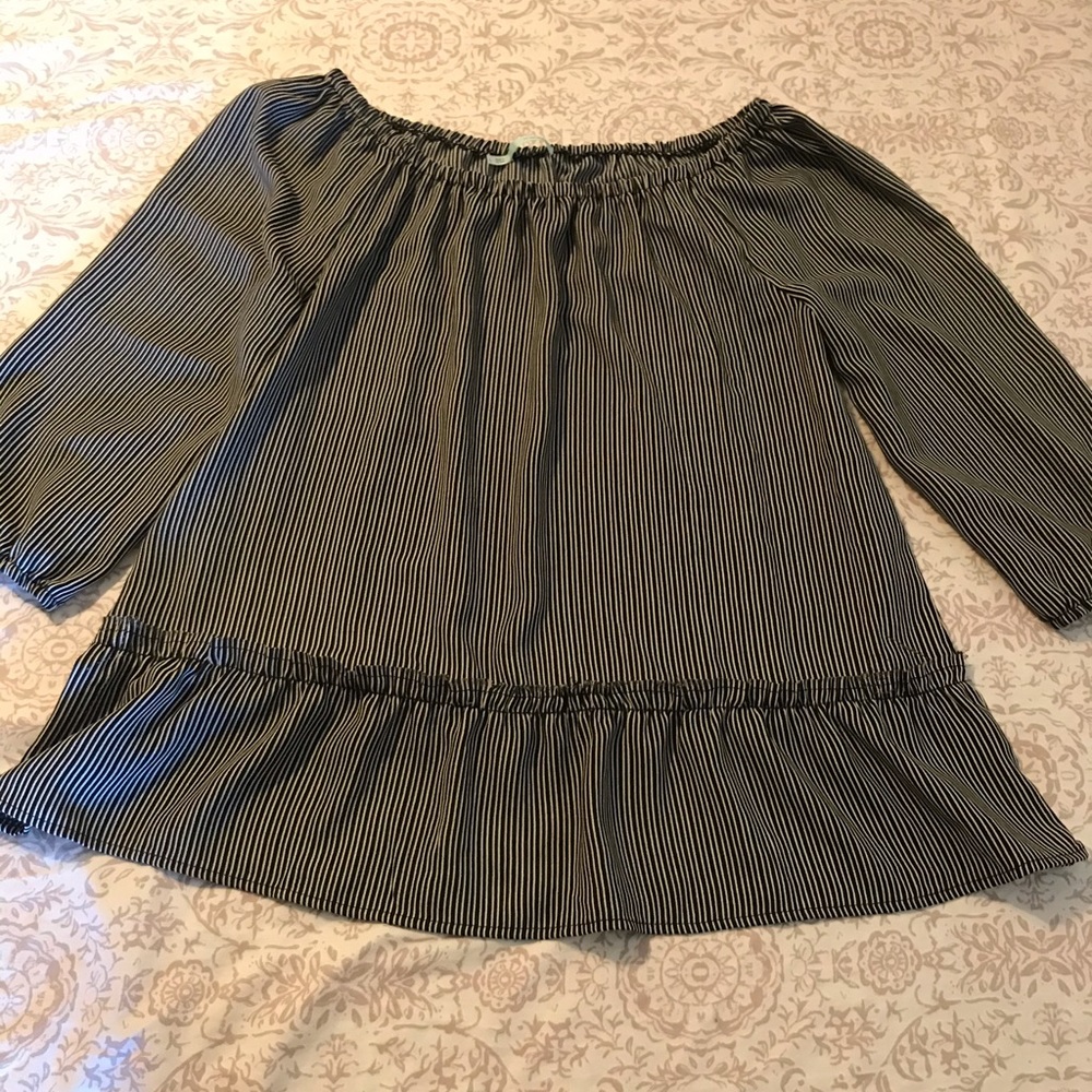 Maurices pilyester peplum 3/4 sleeve top Large